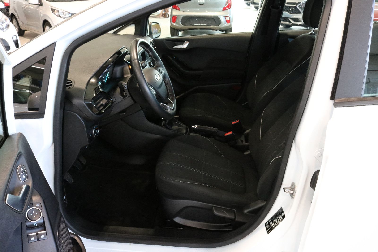 Fahrzeugabbildung Ford Fiesta Cool & Connect  Winterpaket/PDC/Klima