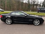 Mercedes-Benz Mercedes SL R230 - Mercedes-Benz 230 mit Benzin-Antrieb