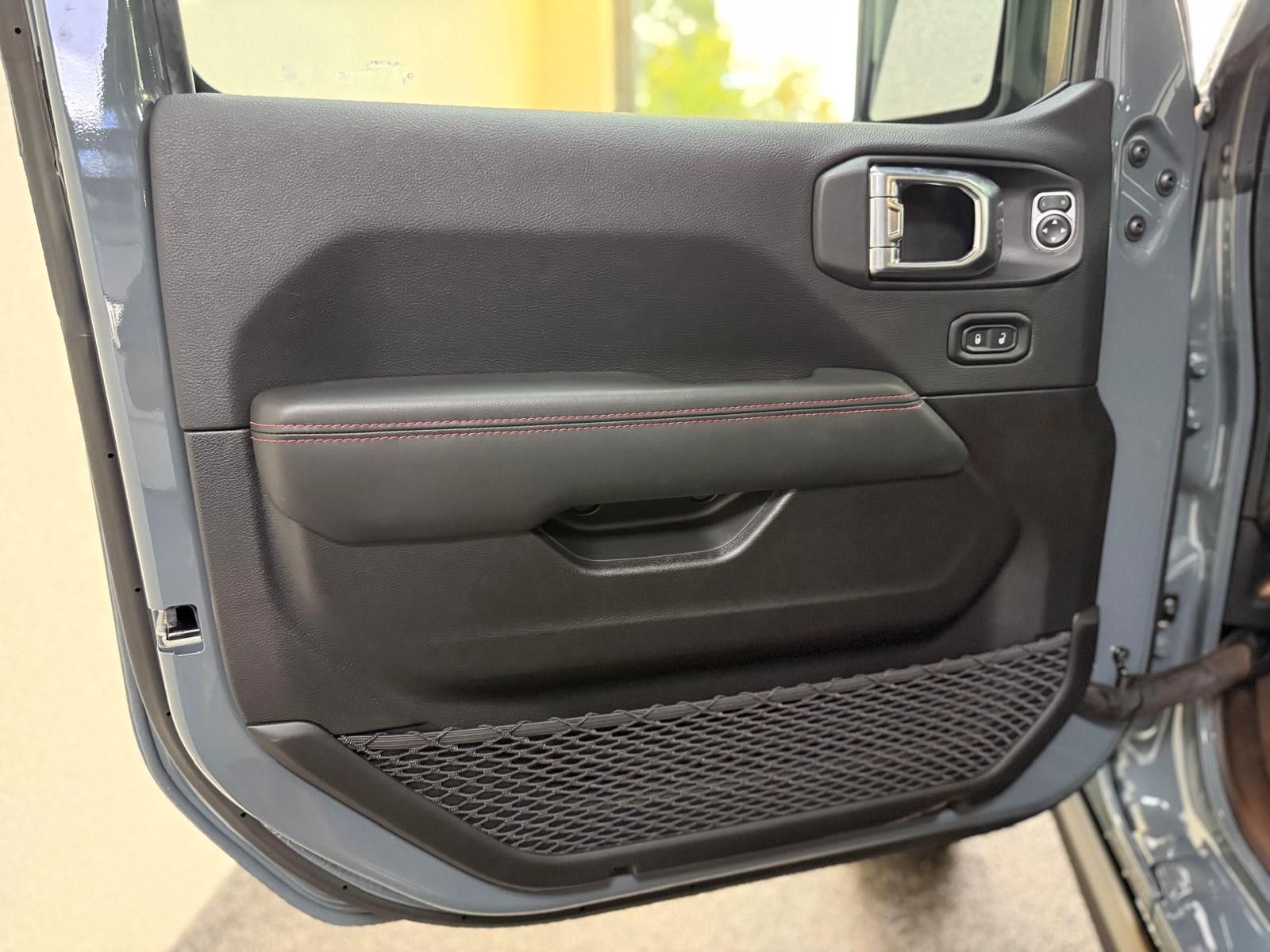 Fahrzeugabbildung Jeep RUBICON X 3.6L-V6-CAM-35"-AHK-HT