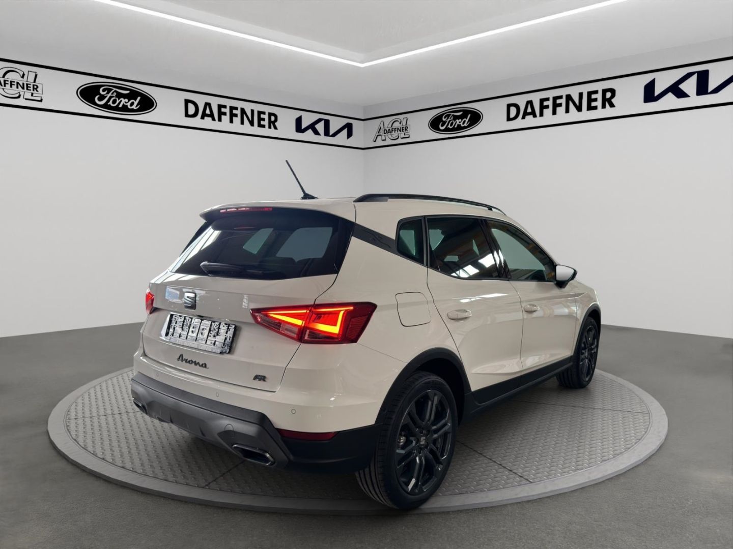Fahrzeugabbildung SEAT Arona 1.0 TSI 85 kW FR Navi Digitales Cockpit LE