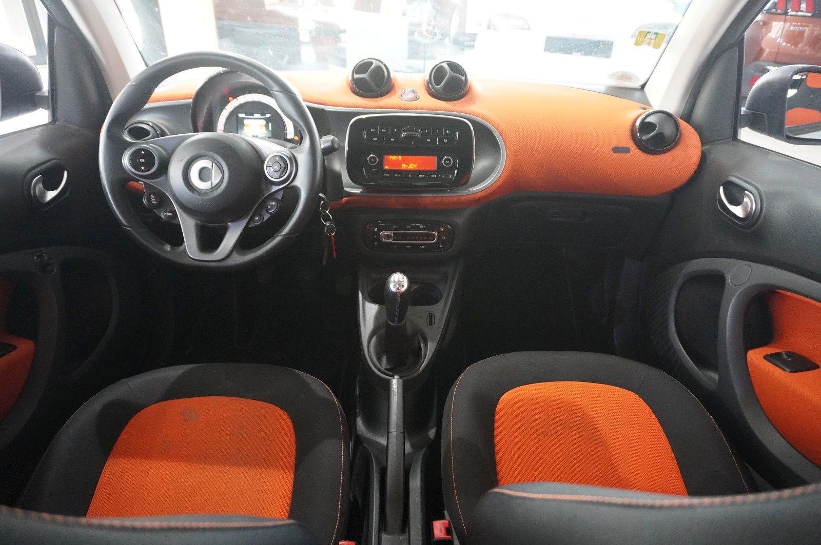 Fahrzeugabbildung Smart ForTwo 1.0 COUPE LED/KLIMA/SHZ/PANO./SPORT/USB