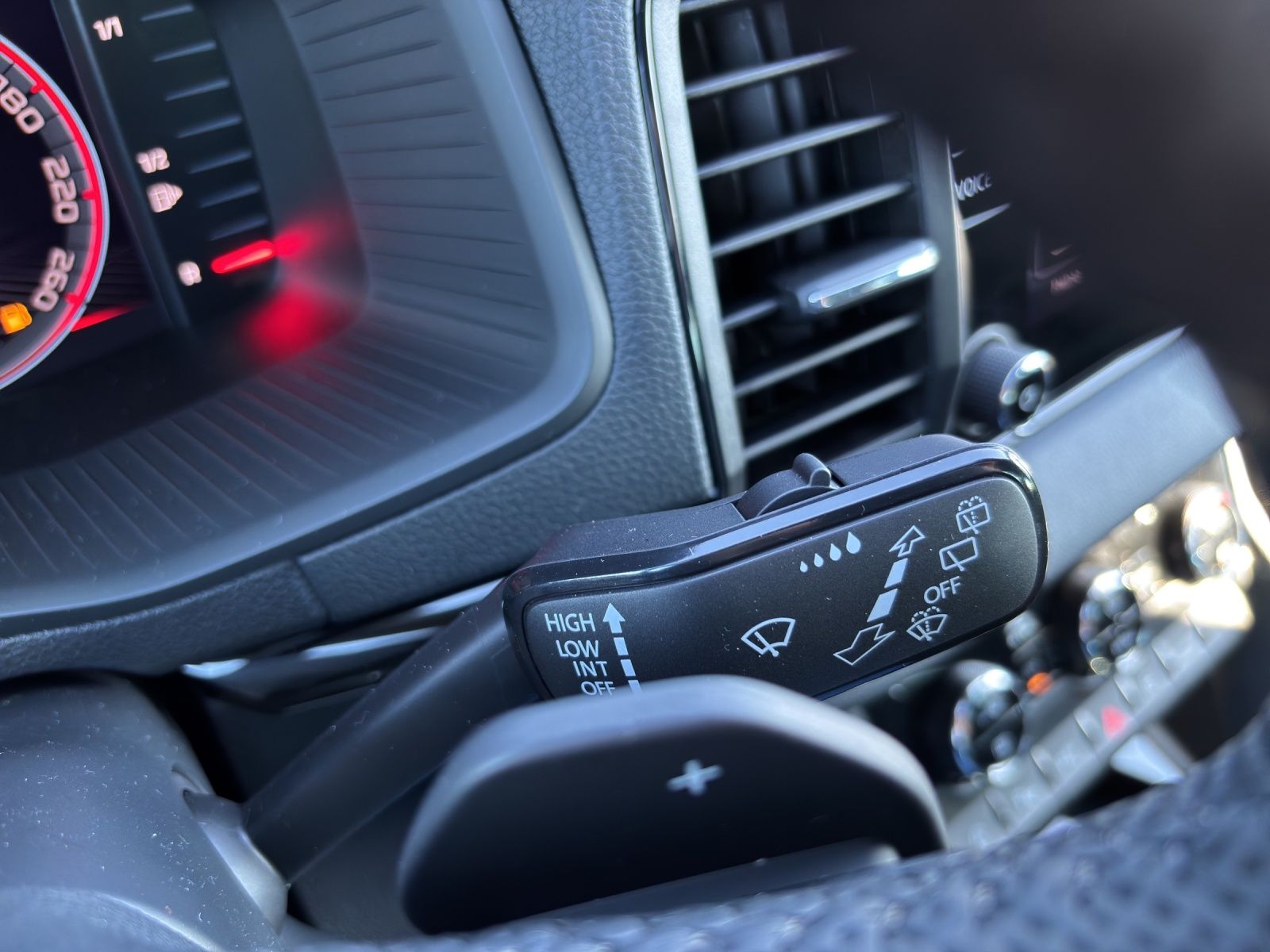 Fahrzeugabbildung SKODA Karoq Sportline 2.0 TSI 4x4 AHZ Matrix LED ACC C