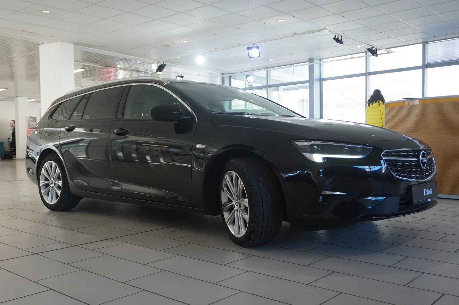 Fahrzeugabbildung Opel Insignia B ST 2.0D ELEGANVE NAVI/LED/KAMERA/OPC