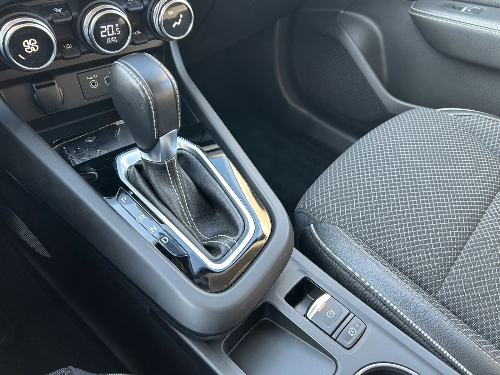Fahrzeugabbildung Renault Arkana Intens " AUTOMATIK"