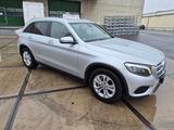 Mercedes-Benz GLC 220 d 4M Autom.Ahk,8 Fach Alu,Rück,Navi,Lede - Mercedes-Benz GLC 220 Gebrauchtwagen
