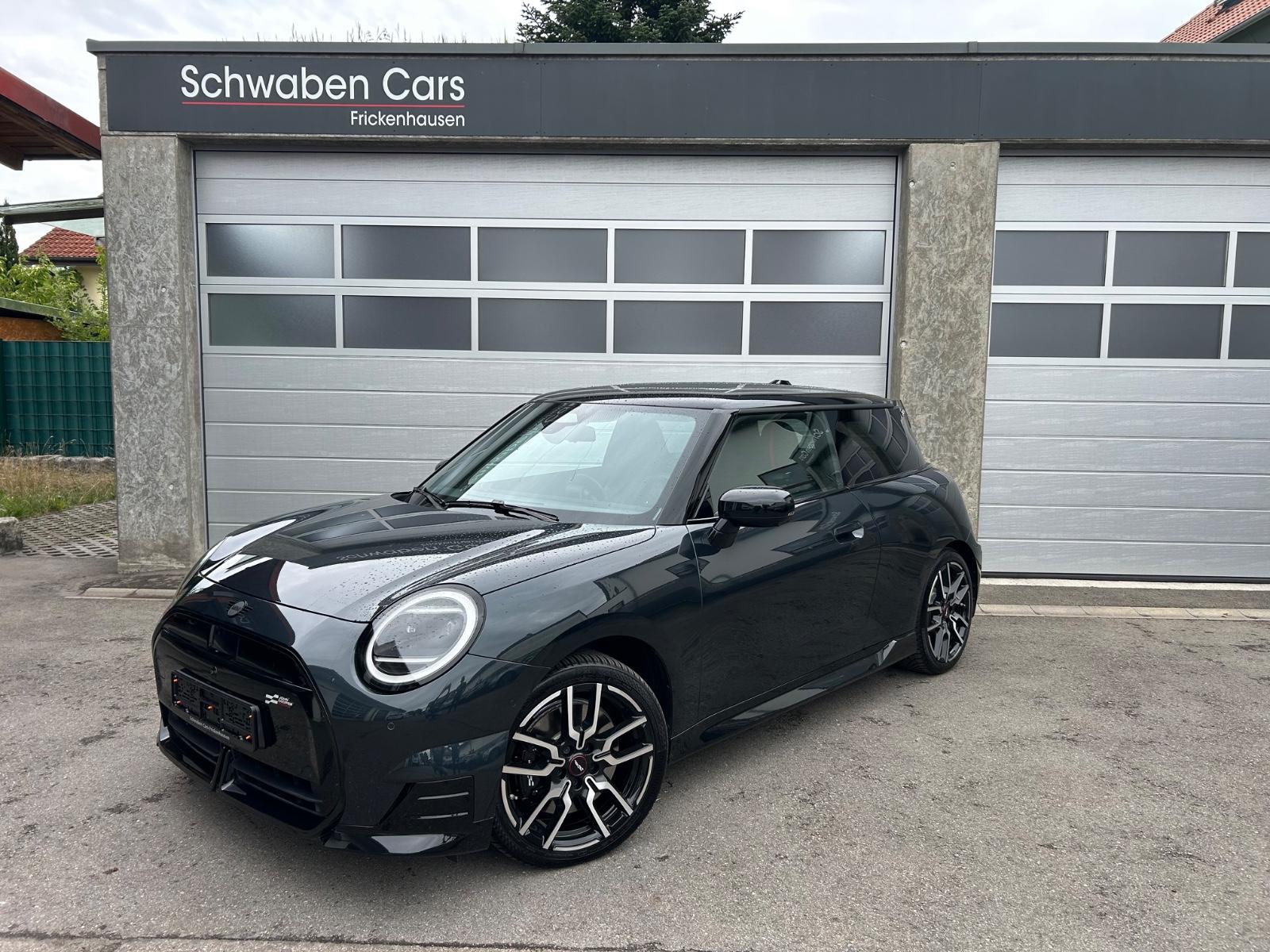 MINI Cooper SE JOHN COOPER WORKS XL HUD H&K ACC Pano