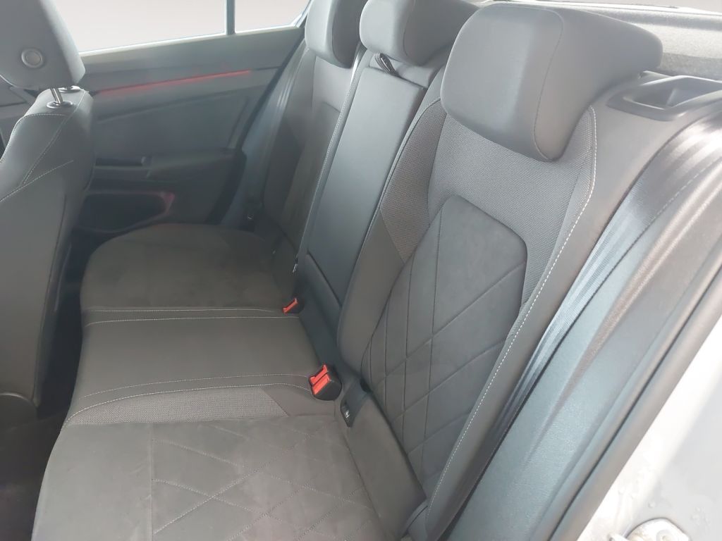 Fahrzeugabbildung Volkswagen Golf 1.4 eHybrid DSG Style LED-Matrix Anschlußga