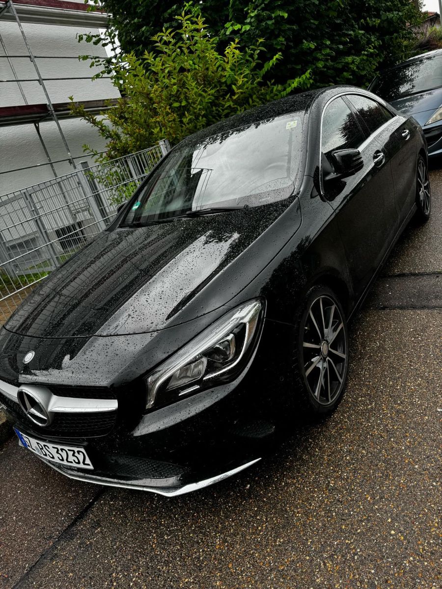 MERCEDES-BENZ CLA 220d