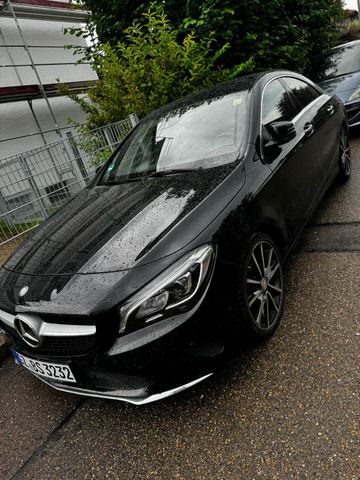 MERCEDES-BENZ CLA 220d