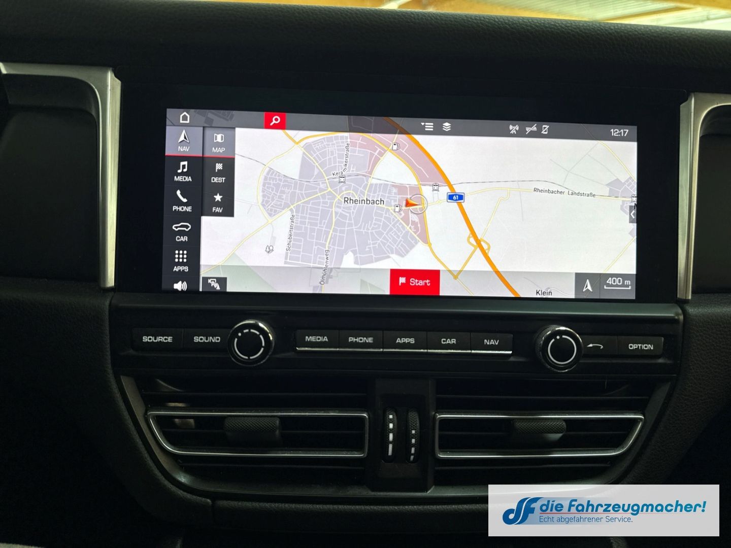 Fahrzeugabbildung Porsche Macan DE-Auto Pano Navi Memory S Soundsy LED Dyn