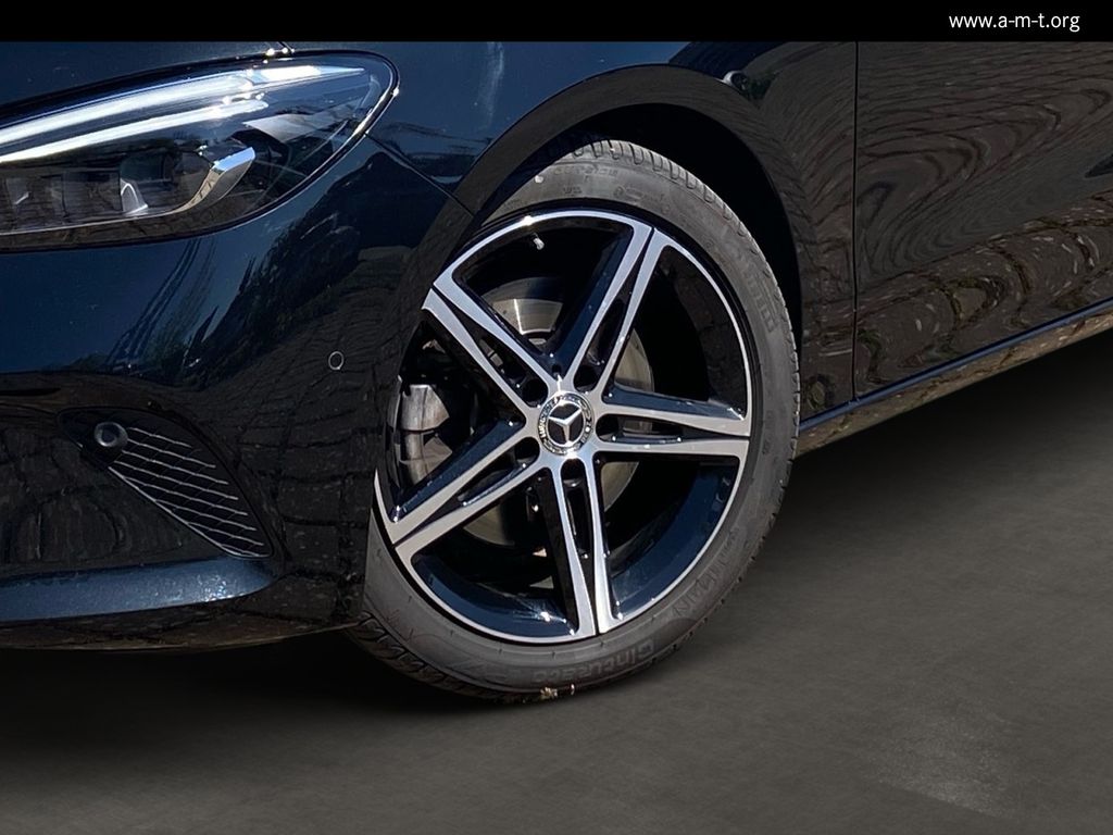 MERCEDES-BENZ B 220