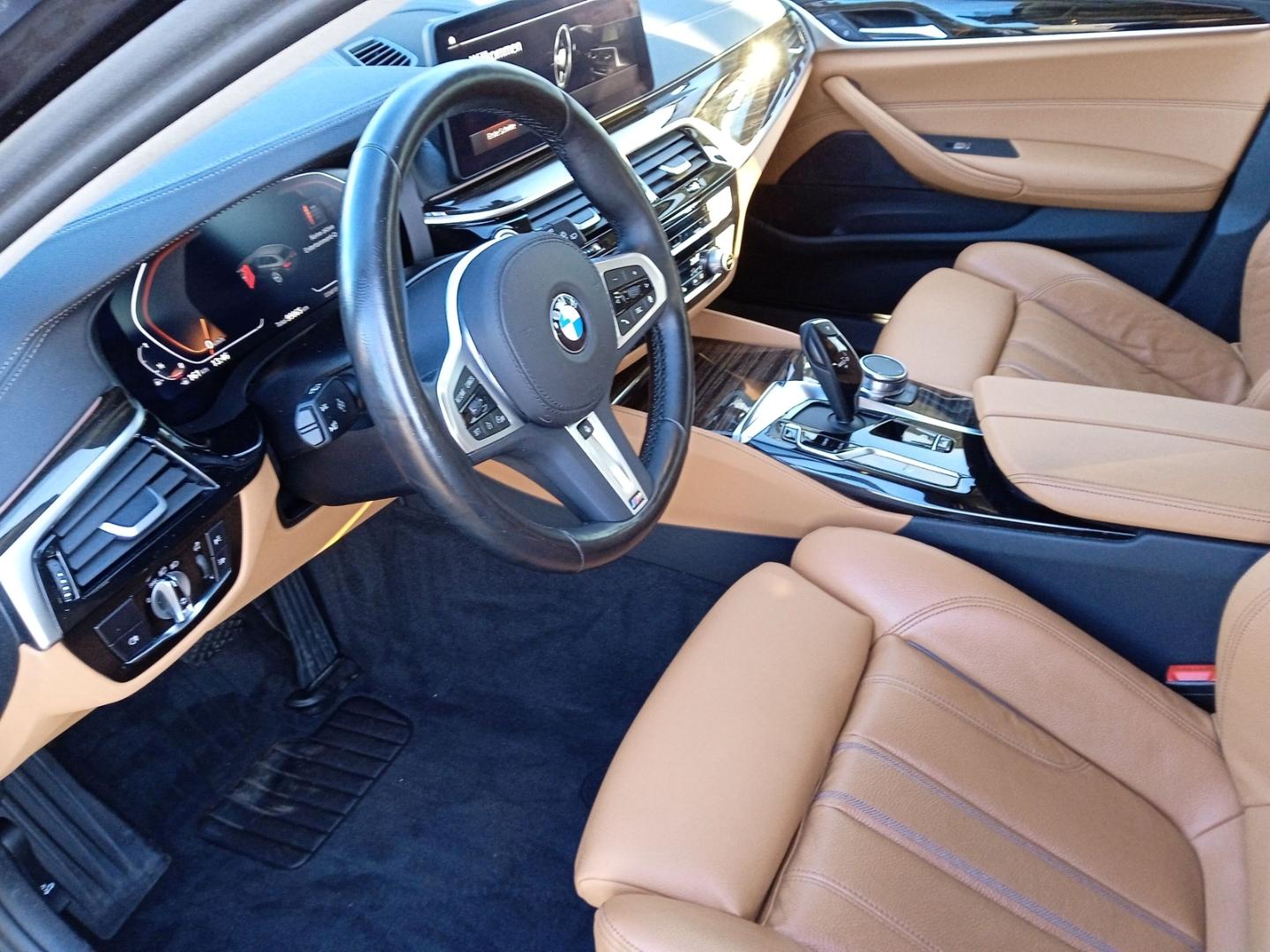 BMW 530 i Tour LuxuryLine Park-Assistent+AHZV+LED+DA