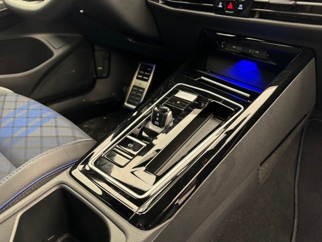 Volkswagen Golf 8 R 2.0 TSI DSG 4M 320PS NaviKessyKameraEA8 foto 4