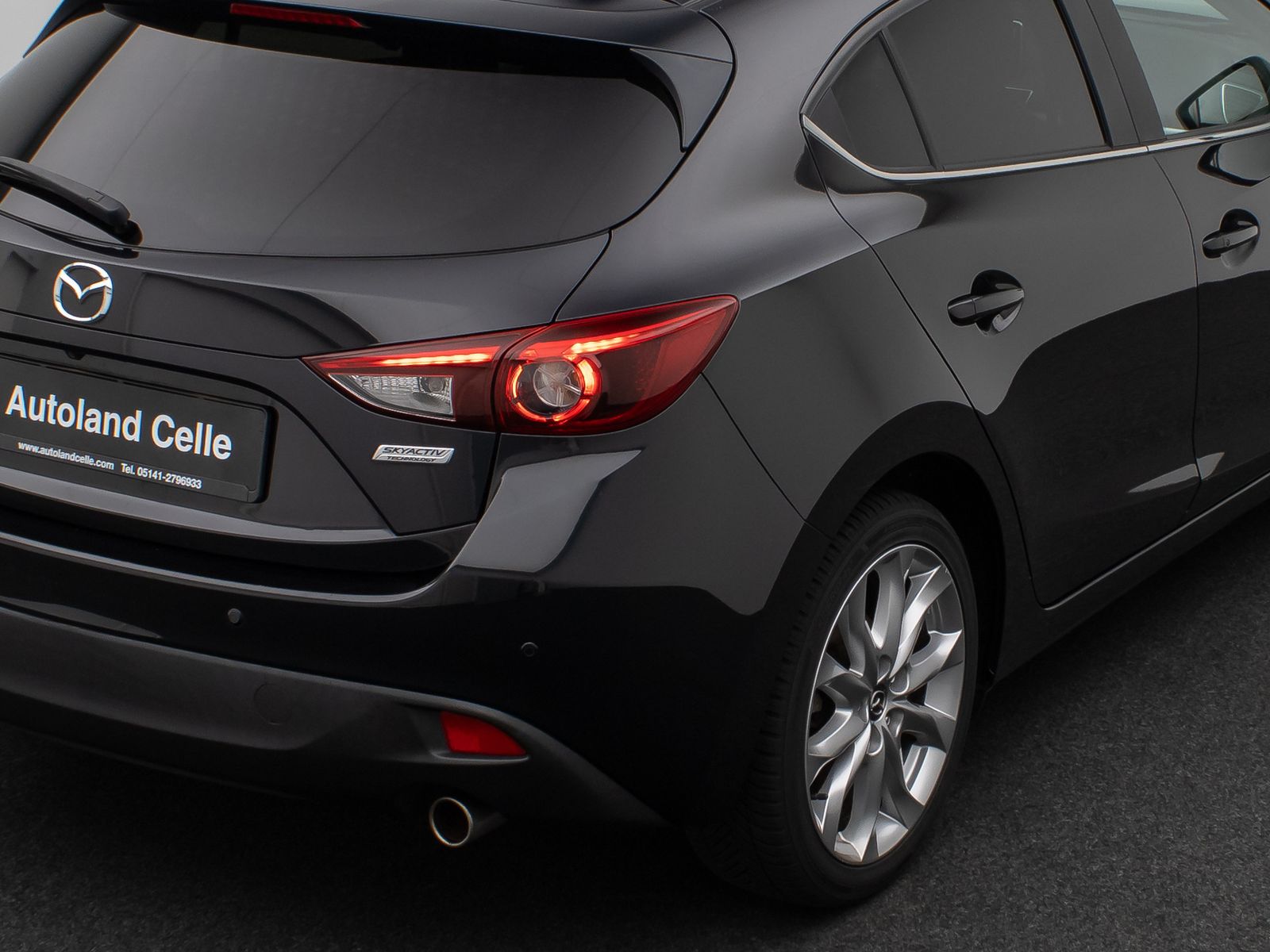 Fahrzeugabbildung Mazda 3 Lim. Sports-Line Kamera Sitzhzg DAB HUD BOSE