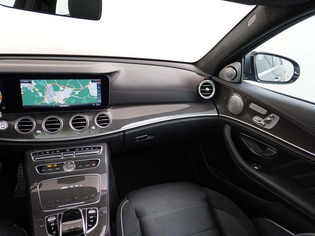 Mercedes-Benz E 63 AMG S 4MATIC+ Händlerwartung panorama dach