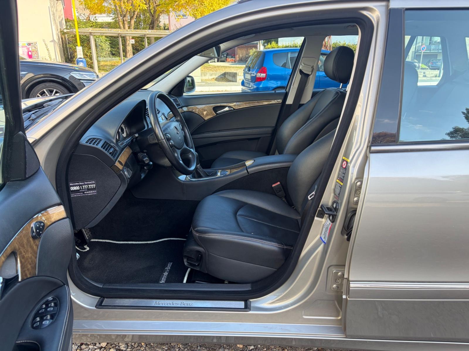 Mercedes-Benz E200 2008 — photo 12