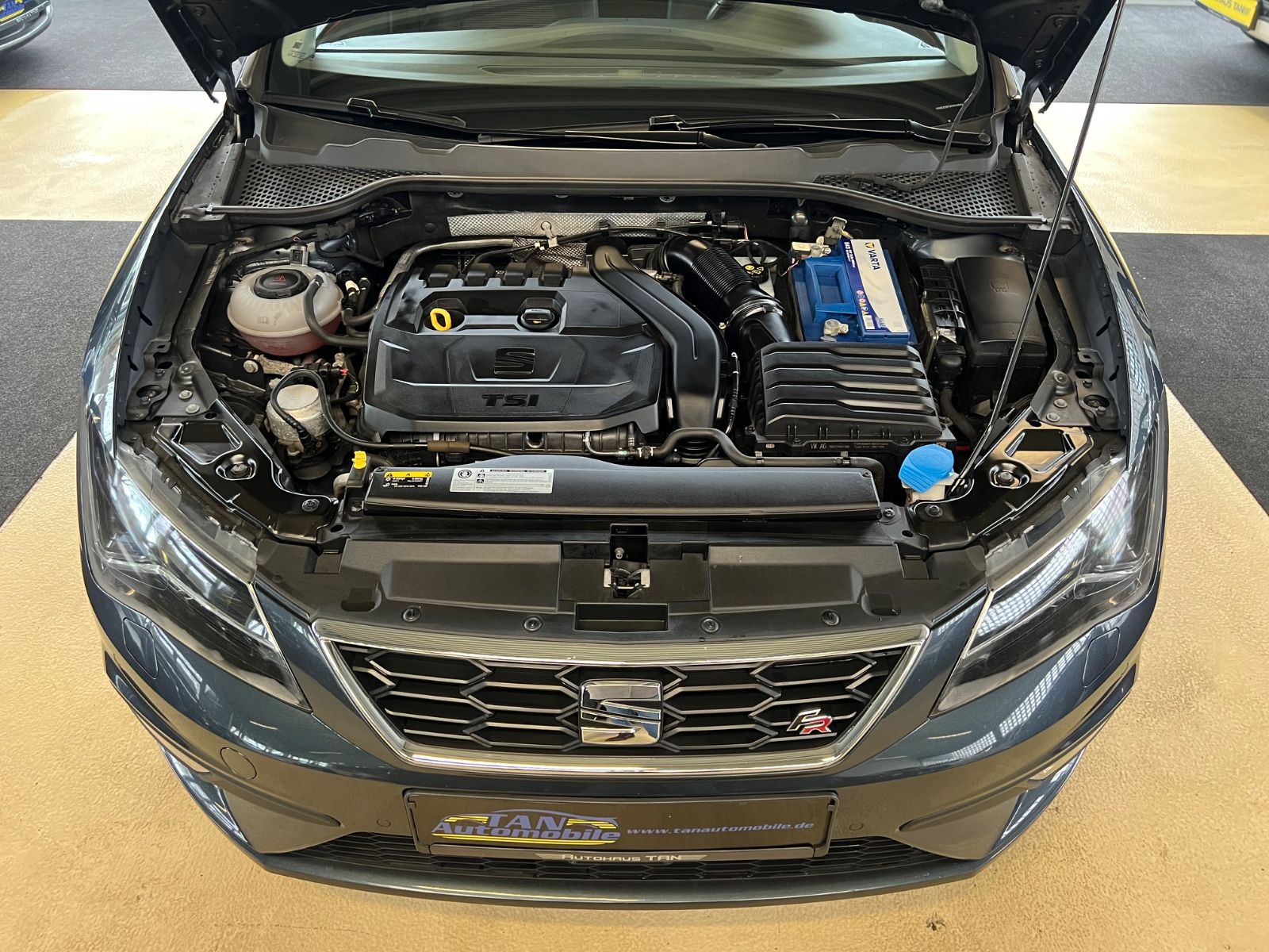 Fahrzeugabbildung SEAT Leon FR 1.5 TSI * AUTOMATIK *LED*