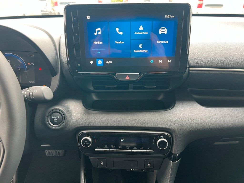 Fahrzeugabbildung Toyota Yaris Hybrid 1.5 Teamplayer Safety +Comfortpaket
