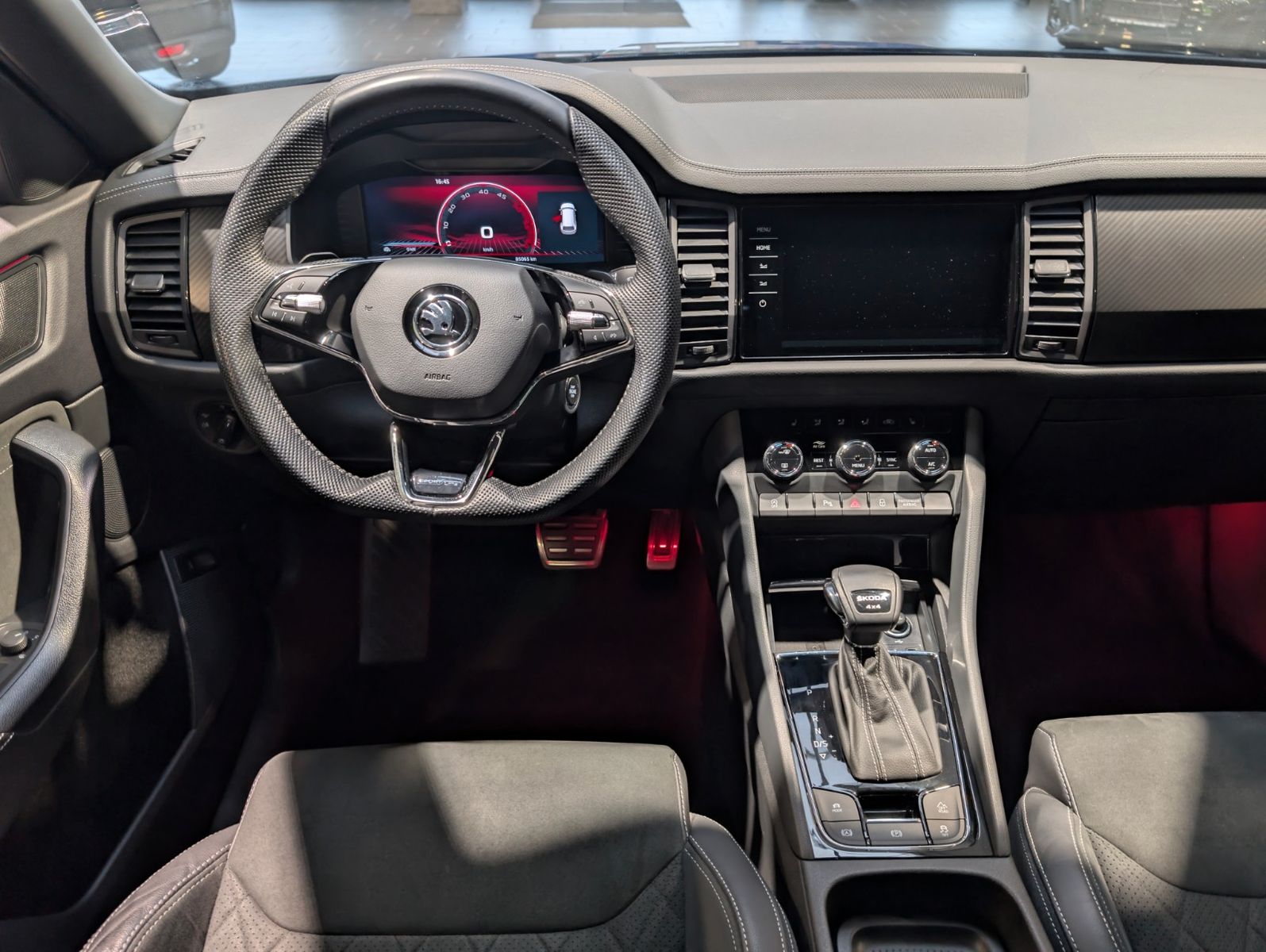 Skoda Kodiaq 2.0 TDI 4x4 DSG Sportline 1.Hand foto 7