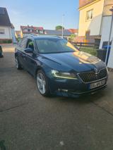 Skoda Superb 2.0 TDI SCR 140kW DSG Style Combi Style - Skoda Superb aus 2016 mit Diesel-Antrieb: Kombi, 2.0