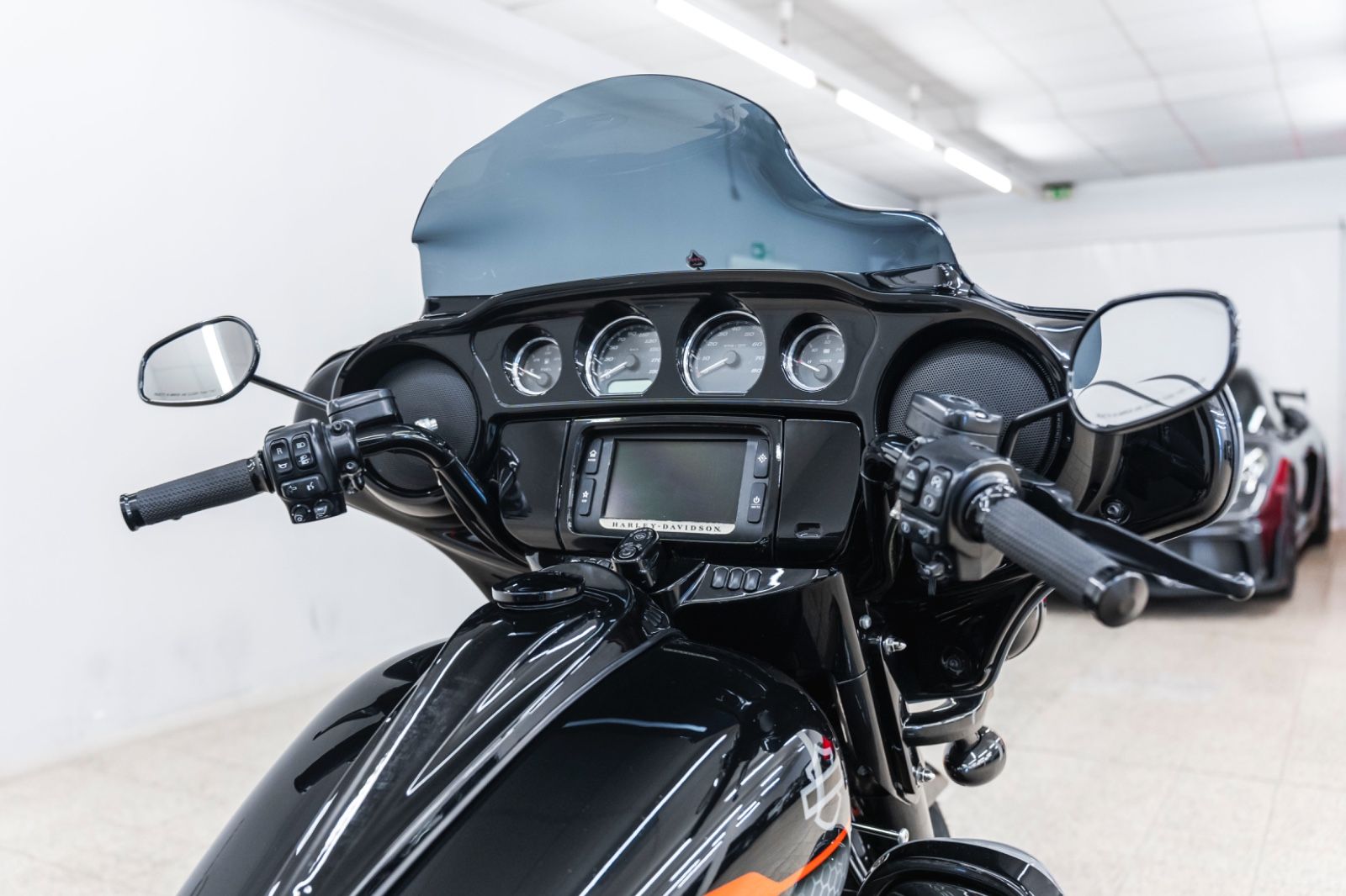 Fahrzeugabbildung Harley-Davidson FLHTCUTG TRI GLIDE ULTRA