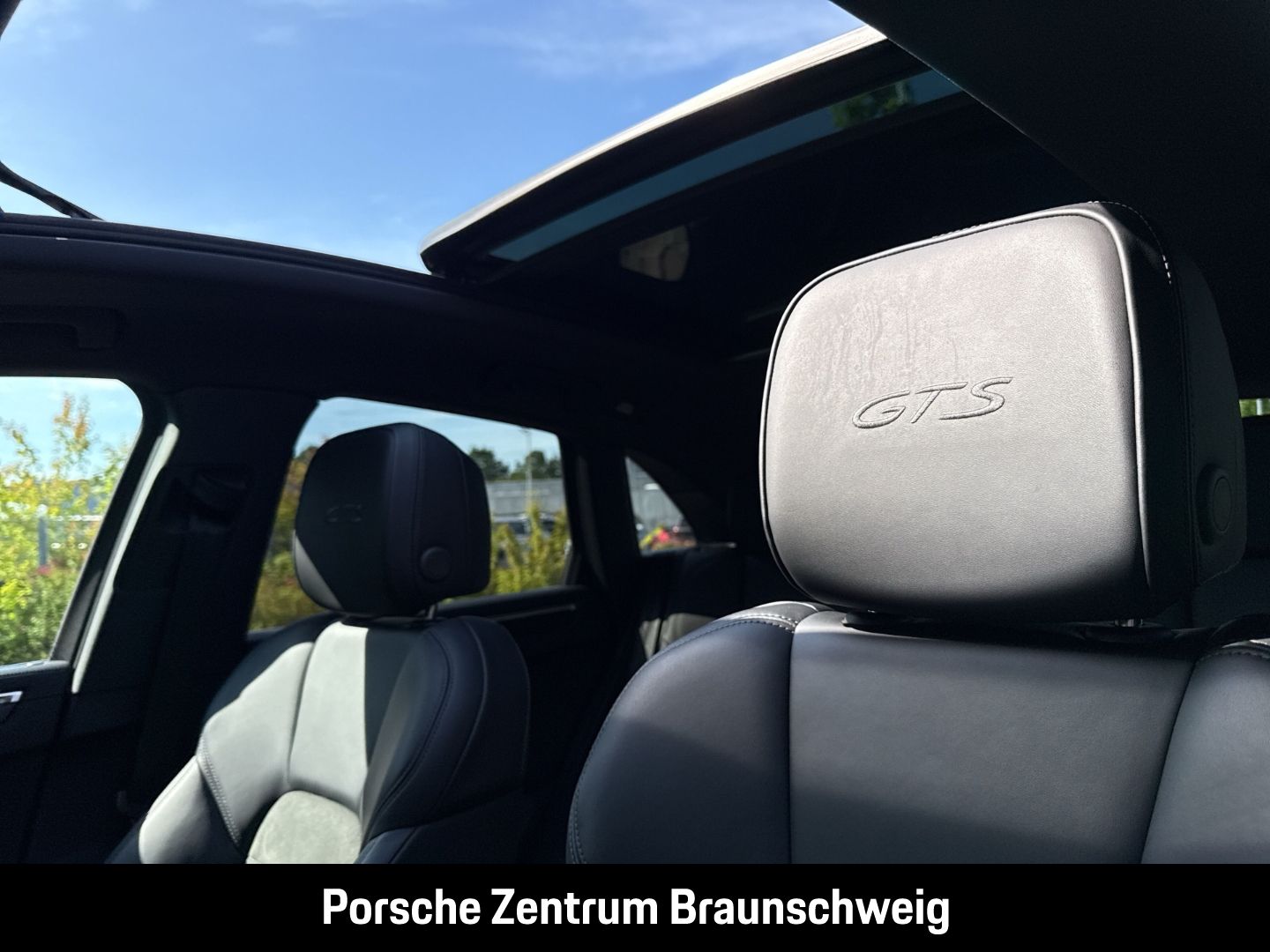 Porsche Macan GTS Standheizung BOSE Luftfederung PASM foto 24