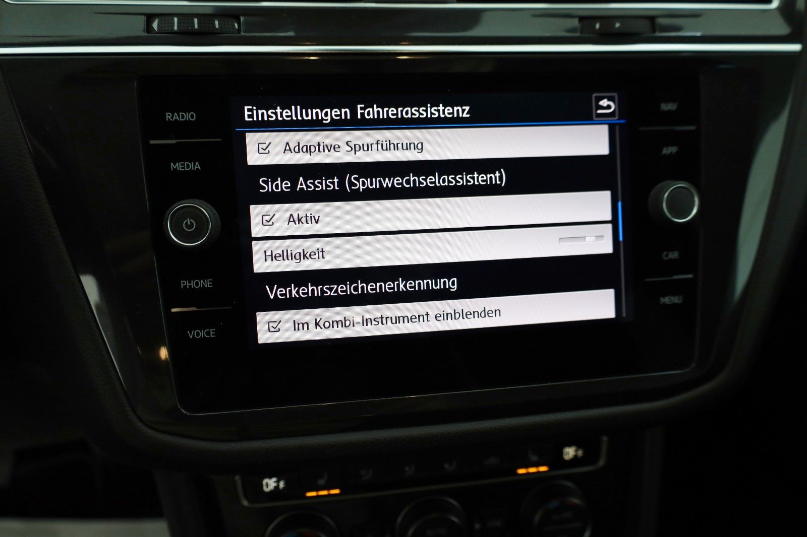 Fahrzeugabbildung Volkswagen Tiguan Allspace Comfortline,Navi,SH,ACC,AHK,+WR
