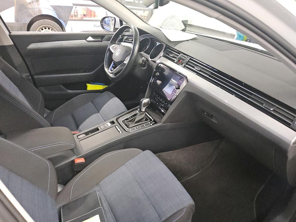 Fahrzeugabbildung Volkswagen Passat Variant GTE 1.4 TSI DSG LED Navi ACC RFK