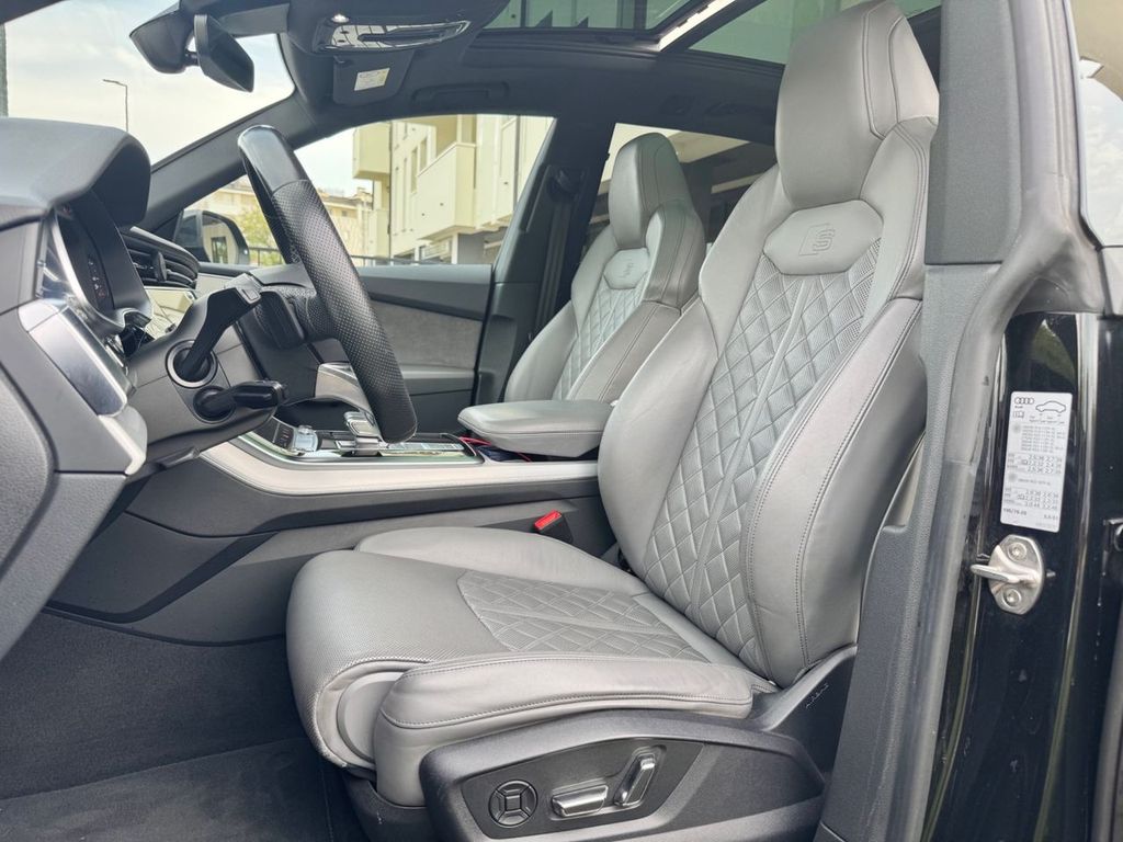 Image of Audi Q8