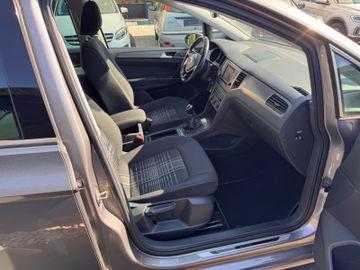 Volkswagen Golf - 12