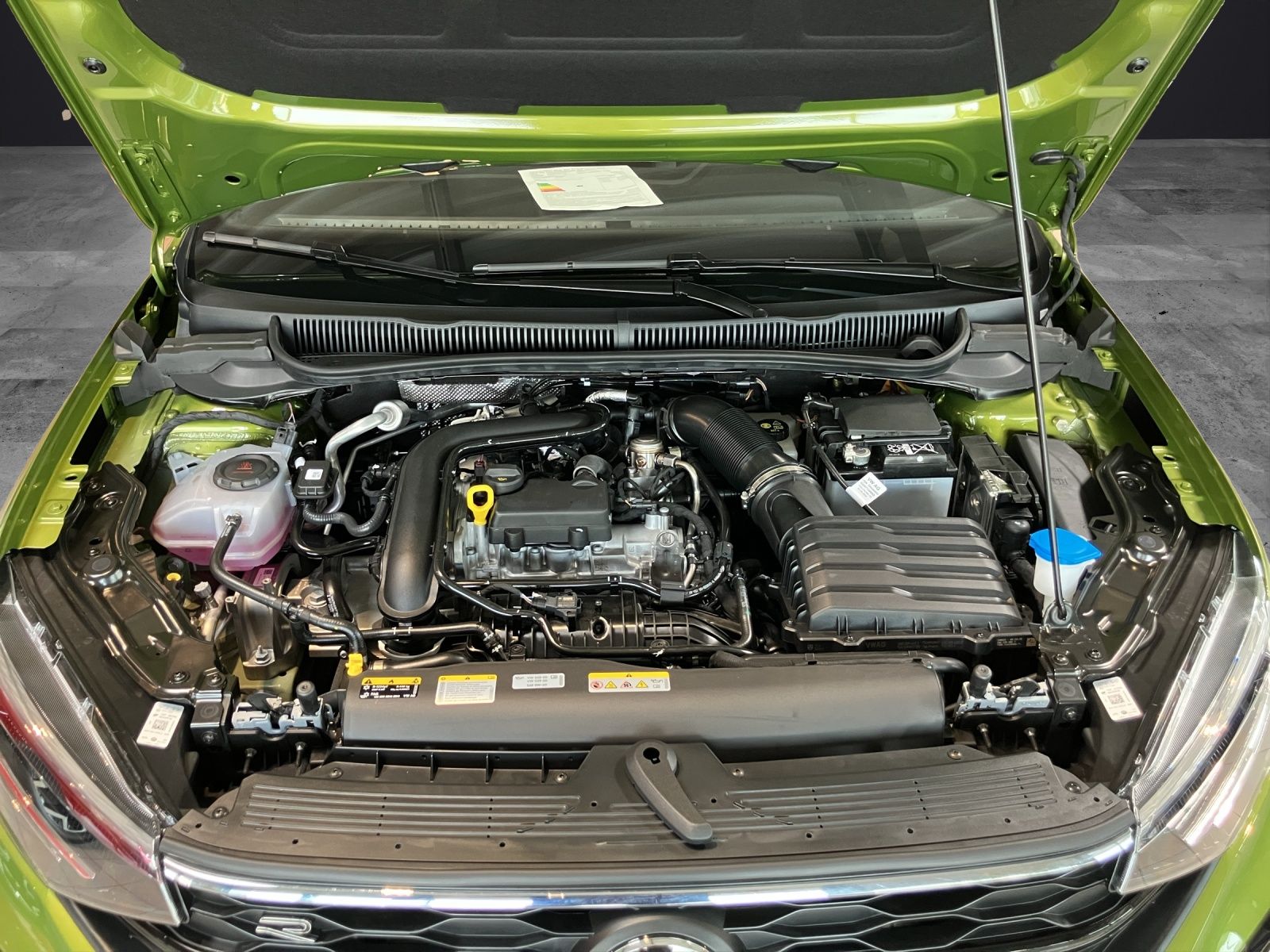 Fahrzeugabbildung Volkswagen Taigo R-Line Black-Style RearView