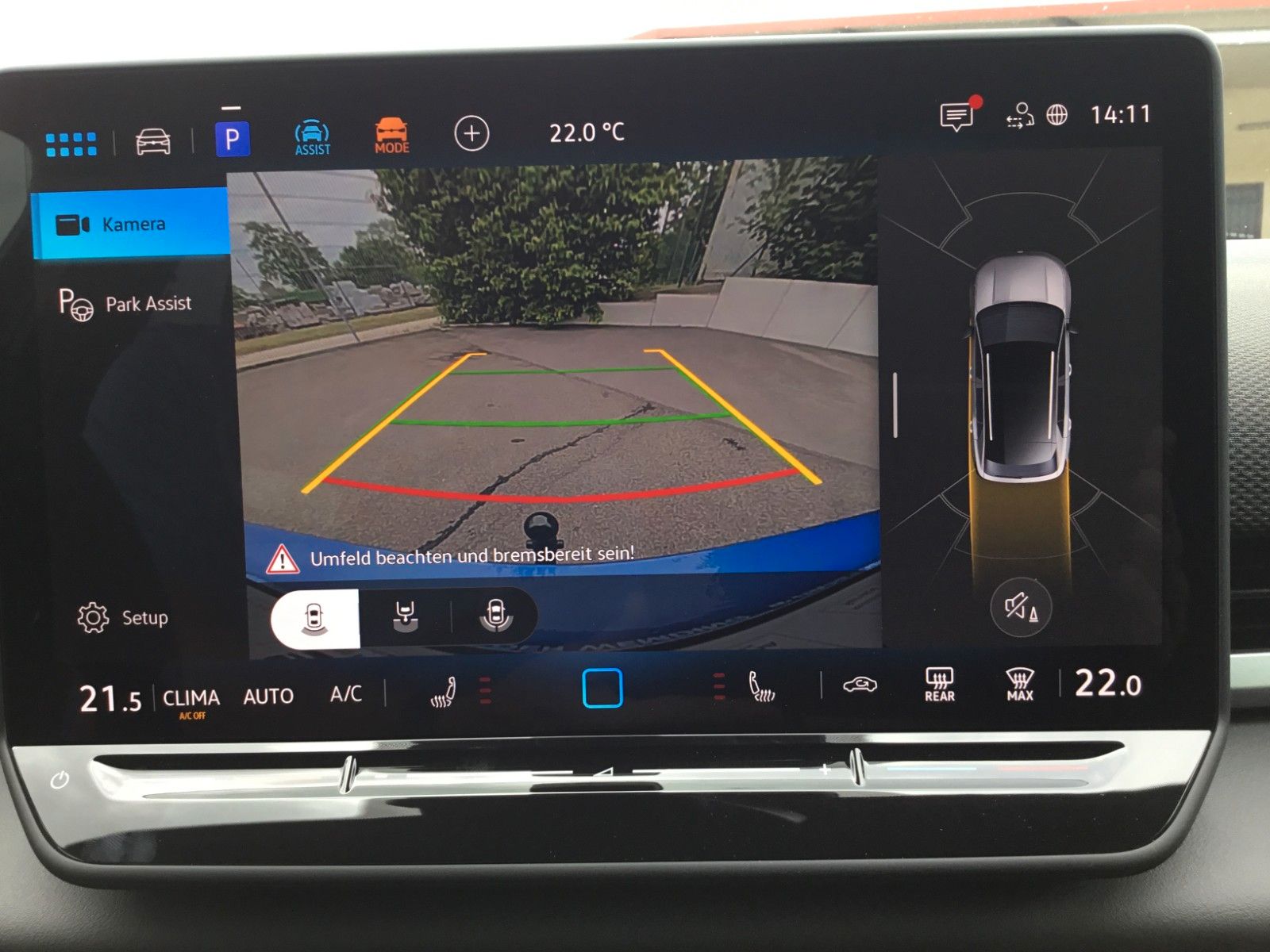 Fahrzeugabbildung Volkswagen T-Roc 1.5 eTSI DSG R-Line+AHK+LED+Navi+18"+Kessy