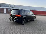 Volkswagen Touran 2.0 TDI Highline | Pano | MatrixLED | AHK - VW Touran Gebrauchtwagen in Oldenburg