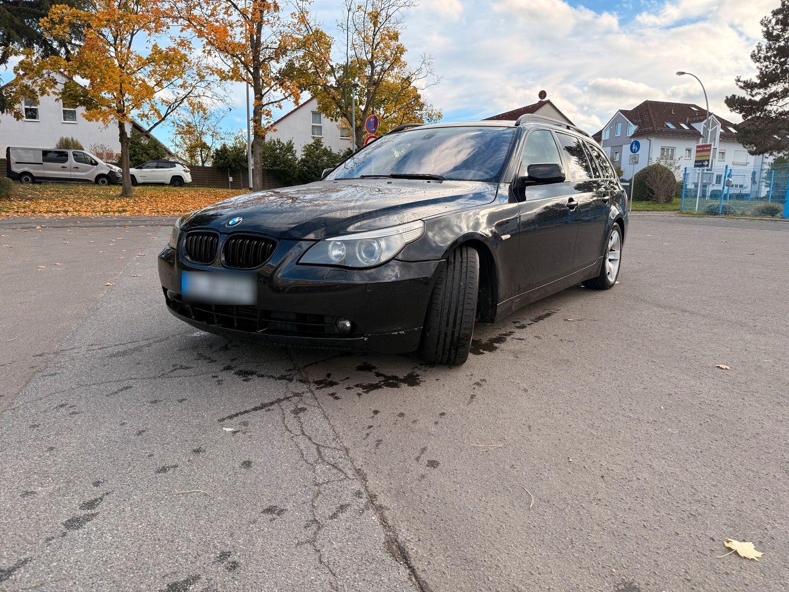 BMW 530 2005 — вигляд ззаду