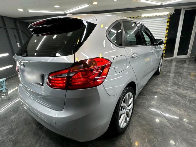 BMW 218d Active Tourer Sport Line TOPGEPFLEGT