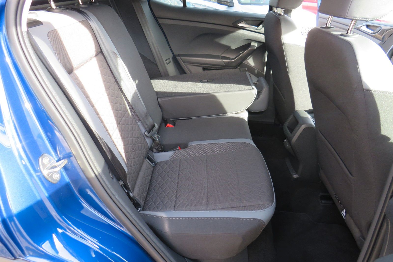 Fahrzeugabbildung Volkswagen T-Cross DSG Highline ACC NAVI KAMERA SITZH. 1Hd