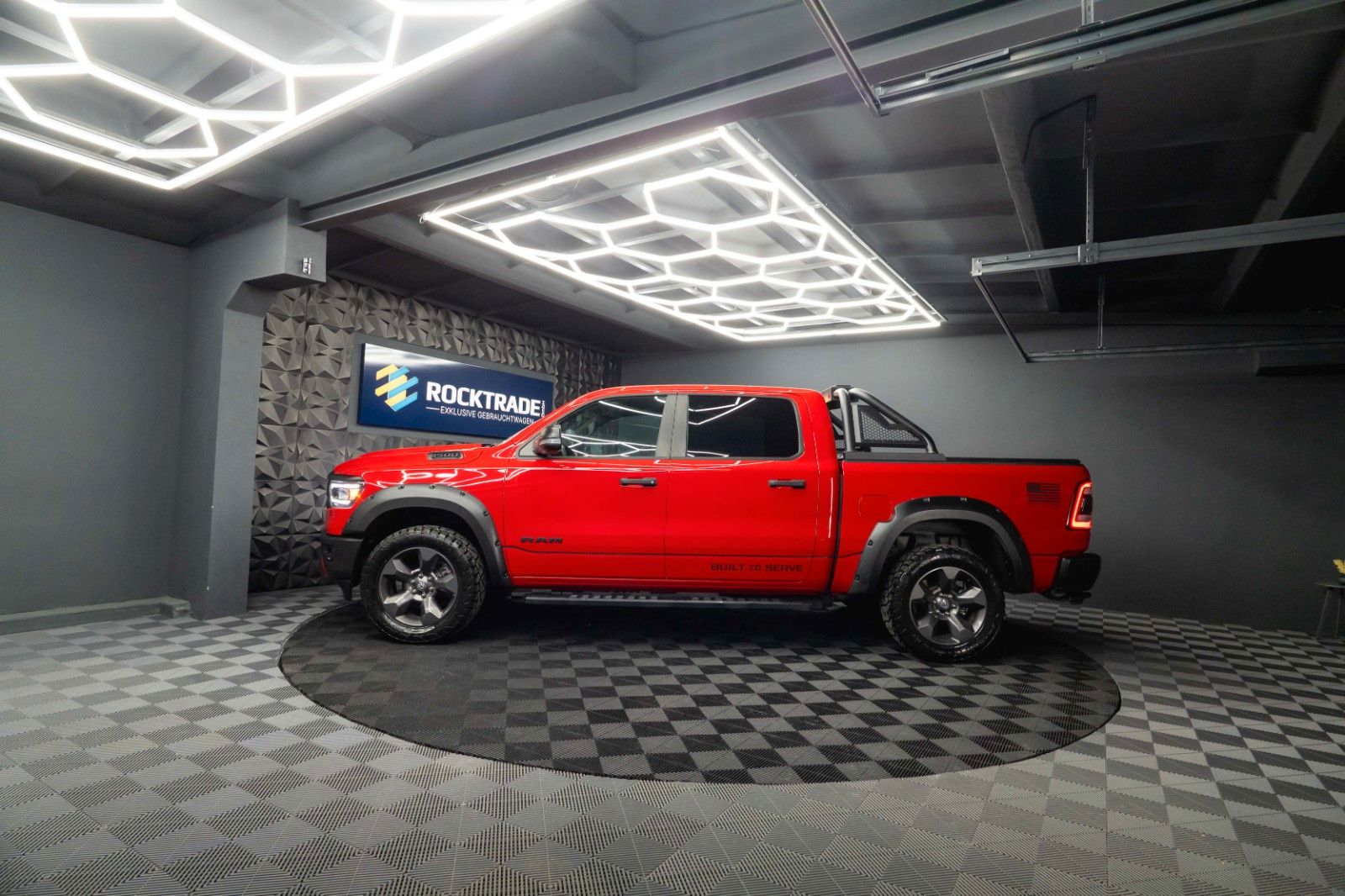 Fahrzeugabbildung Dodge RAM 5.7 V8 HEMI 4x4 Built to Serve AXLE LOCK FOX