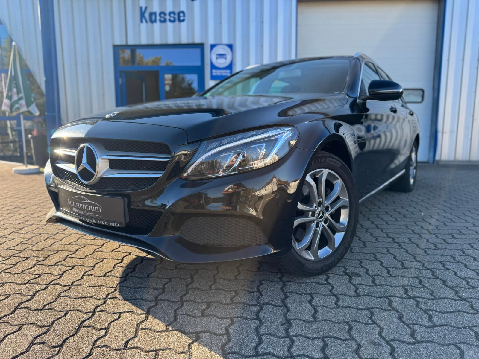 Mercedes-Benz C200 | 4MATIC | AUT | PANO | NAVI | SZH |KLIMA |