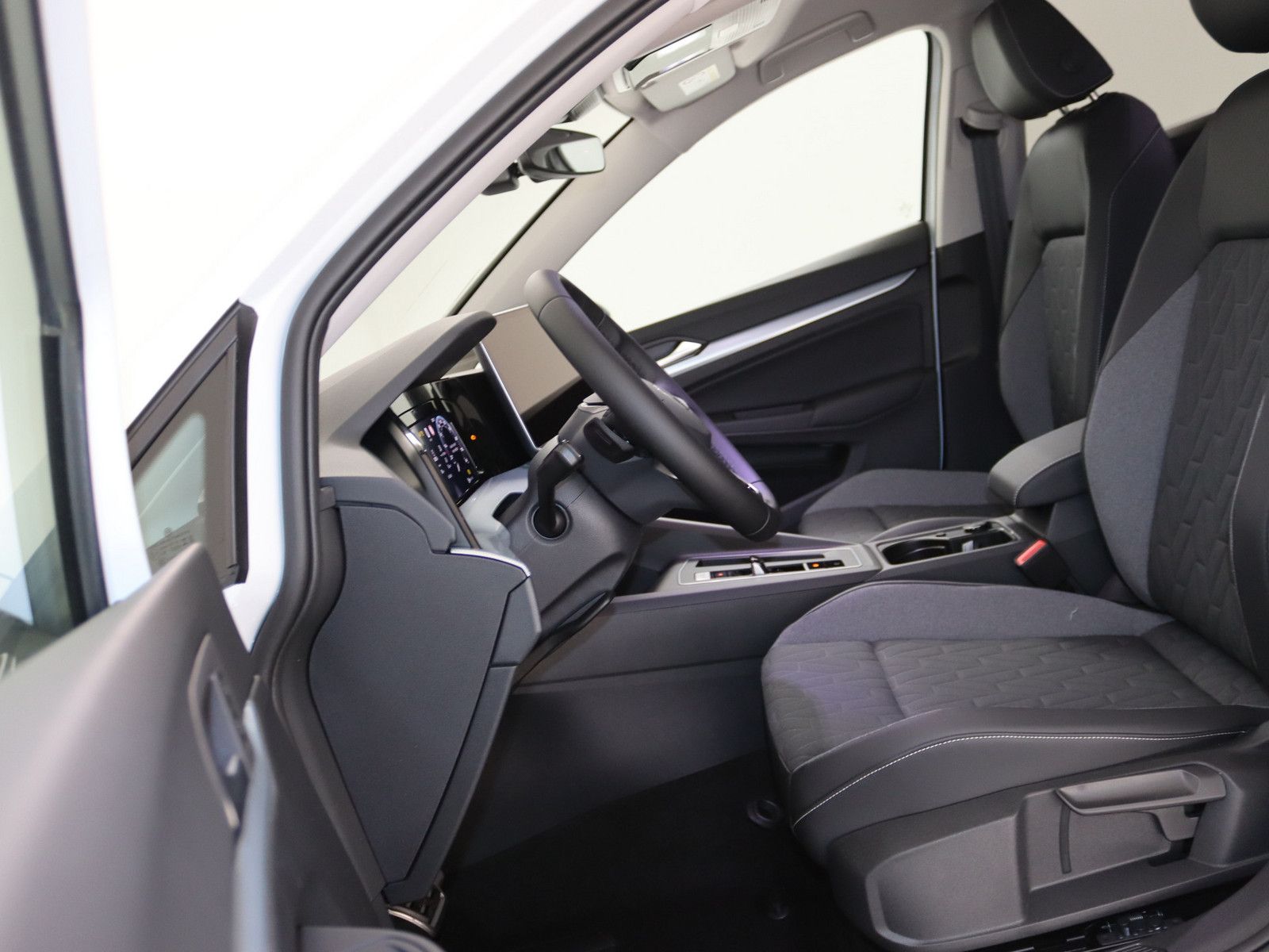 Volkswagen Golf VIII 1.5 eTSI Energy LED ACC NAVI KAMERA foto 13