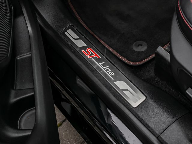 Ford Kuga 2.5 Plug-In Hybrid ST-Line X Kamera Navi