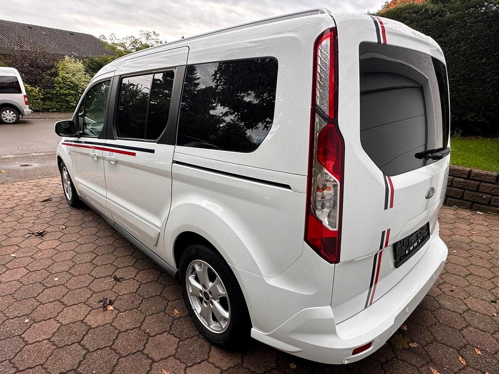 Ford Grand Tourneo