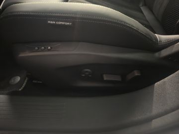 Peugeot 408 GT Plug-In Hybrid 225 360+AHK+PANO+Navi+SHZ