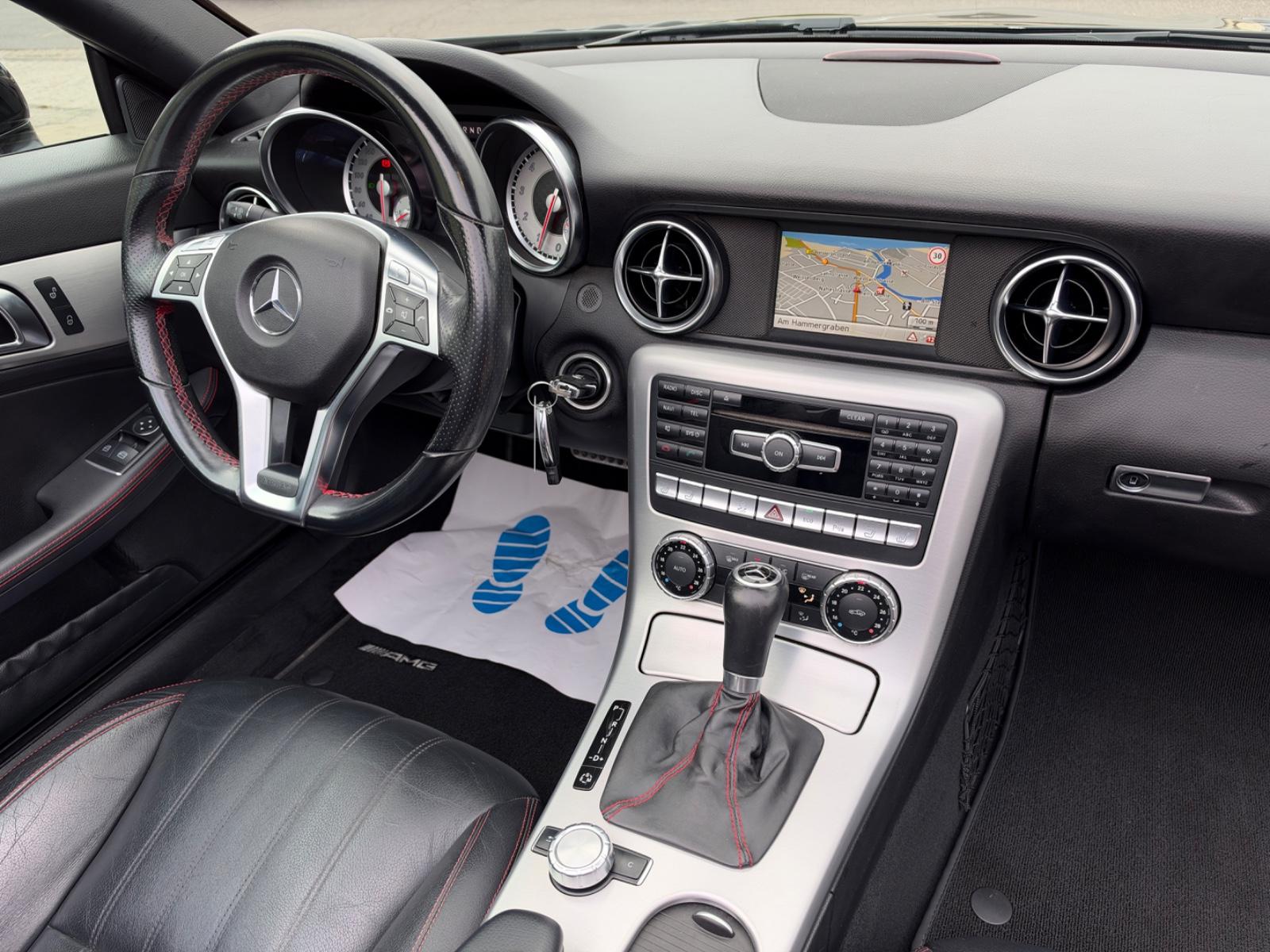 Mercedes-Benz SLK 350 V6 AMG-Line AirScarf 2.Hd Navi ILS Leder