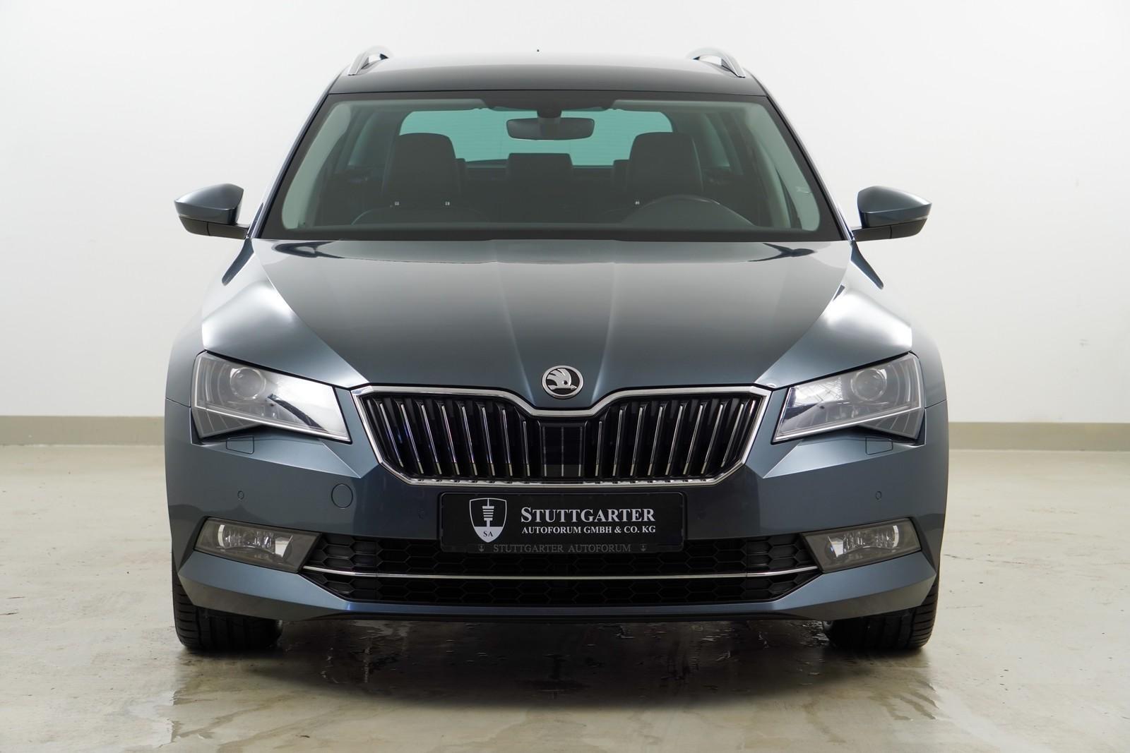Skoda Superb Combi Style Navi Kamera LED