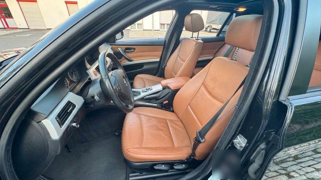 BMW 320 2010 — photo 6