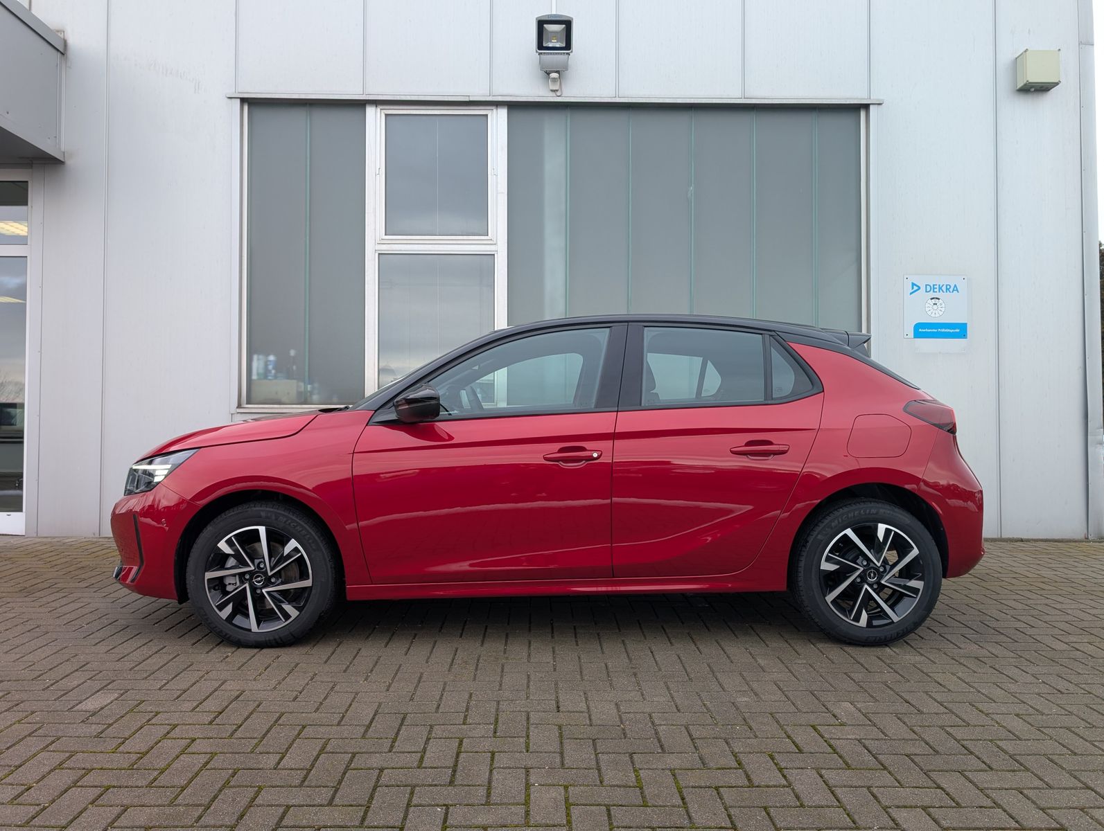 Fahrzeugabbildung Opel Corsa GS WINTER-PAKET KAMERA LED APP-CONNECT