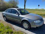 Volkswagen Passat 1.9TDI 96kW tiptronic Highline TÜV 04/28  - Volkswagen Passat aus 2002 mit Diesel-Antrieb