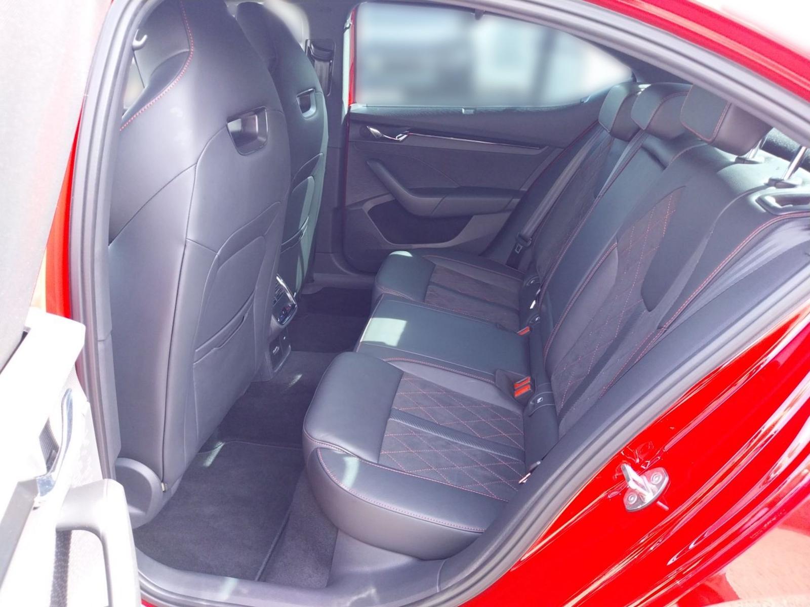 Skoda Octavia Lim. RS *AHK*DCC*NAVI*HUD*ACC*KAMERA*KES, миниатюра 9