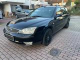 Ford Mondeo 2,5 V6 Ghia 5-tronic Ghia - Ford Mondeo aus 2004: Ghia