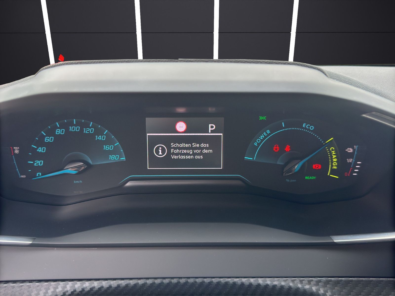 Fahrzeugabbildung Peugeot 208 eActive/Shz/Mirrorlink/Tempomat/Shz